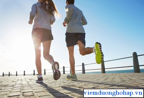Chạy bộ rèn luyện thân thể, nâng cao sức đề kháng cho cơ thể