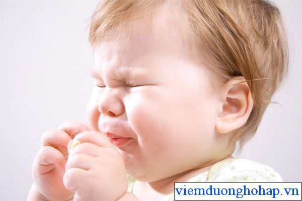 Bệnh viêm họng xuất tiết có thể gặp ở cả người lớn và trẻ em