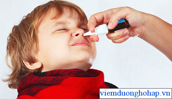 Vệ sinh mũi họng là điều cần thiết khi trẻ bị viêm VA