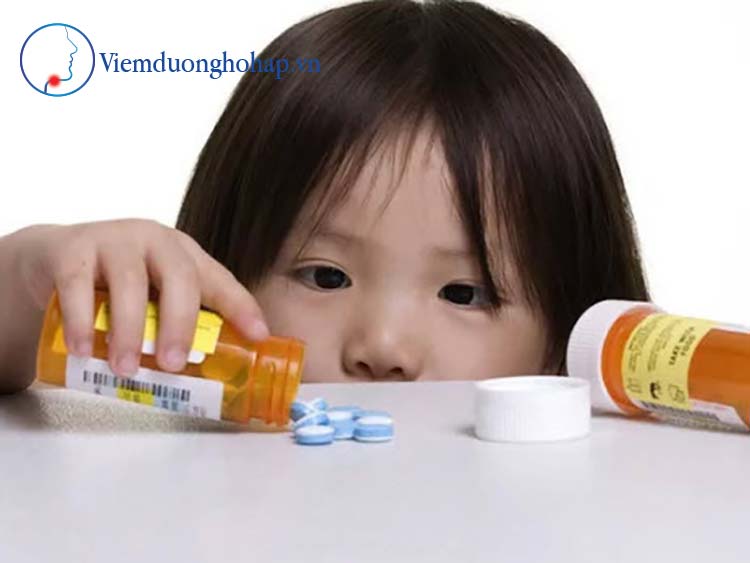 Sử dụng thuốc để giảm ho cho trẻ 1